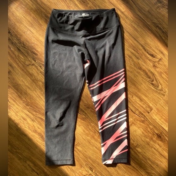 90 Degree By Reflex Black & Pink Capris Women’s Small - Picture 1 of 3